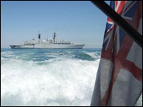 نظاميان بازداشت شده انگليسي ، از پرسنل اين ناو بودند.