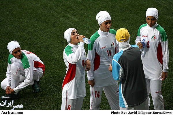 فوتبال بانوان ایران - ترکیه (گزارش تصویری)