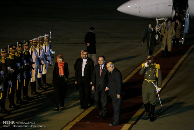 رئيس وزراء السويد يصل طهران (صور)