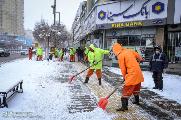 تساقط الثلج في المدن الإيرانية