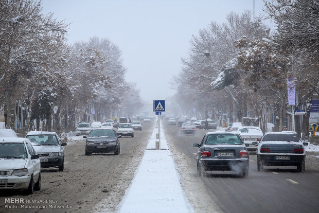 تساقط الثلج في المدن الإيرانية