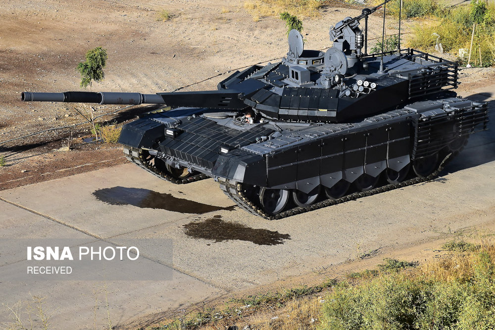 إزاحة الستار عن أول دبابة إیرانیة متطورة (+صور)