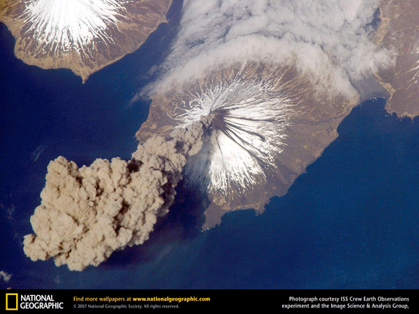 تصویر ماهواره ای از آتشفشان کلیولند - آلاسکا