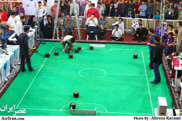 تصاویر از مسابقات روبوکاپ www.TAFRIHI.com