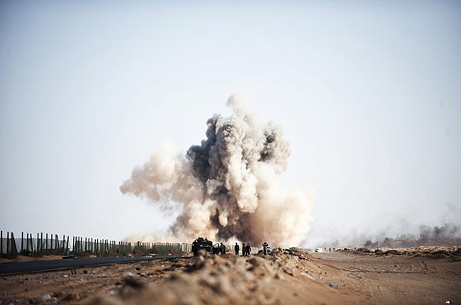 بمباران معترضان لیبی