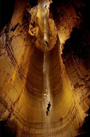 غارهای شگفت انگیز (تصویری) 