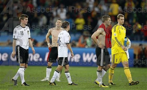 اشک و لبخندحاشیه های بازی آلمان-اسپانیا(تصویری) www.TAFRIHI.com