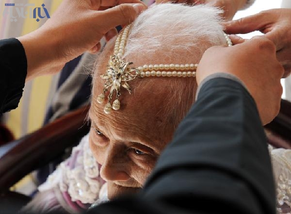 پیرزن 101 ساله دوباره عروس شد!+ عکس www.TAFRIHI.com