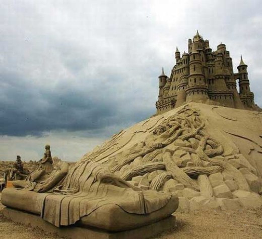 مجسمه های شنی (عكس) www.TAFRIHI.com