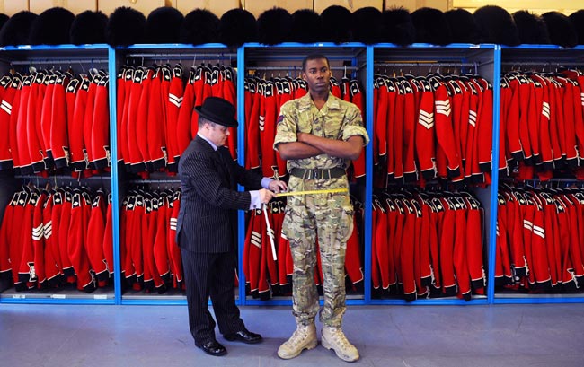 لباس گارد احترام ارتش بريتانيا