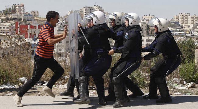 تصویر آمادگی پلیش ضدشورش فلسطین در رام الله