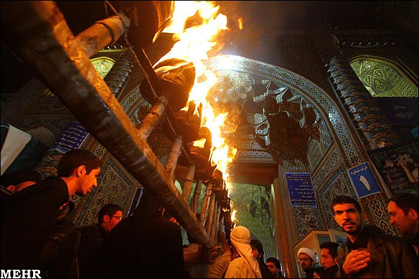 مراسم نمادین مشعل گردانی در قم عکس های خبری جذاب و دیدنی های امروز تاسوعا www.TAFRIHI.com