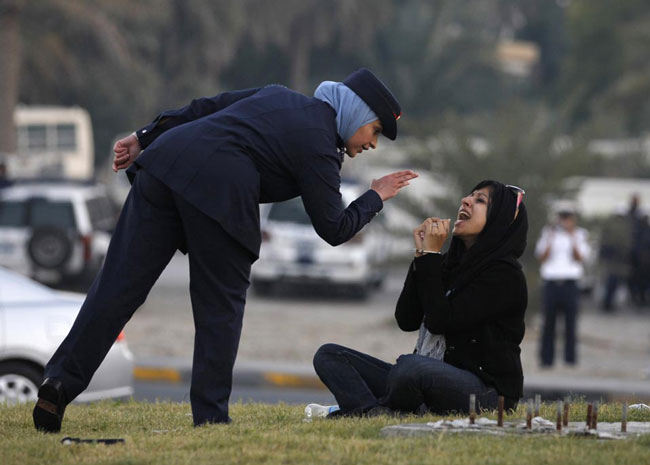 پليس زن بحرين