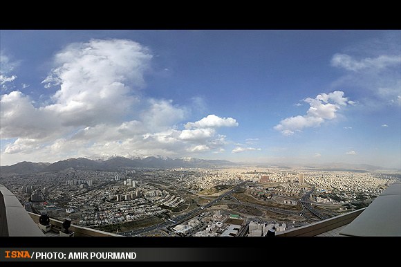 تهران نوروزی زیر پای برج میلاد
