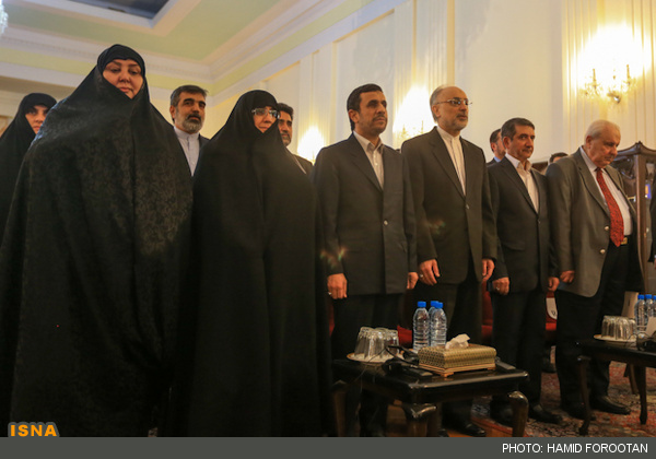 لباس همسران سفرا در دیدار با احمدی نژاد (عکس)