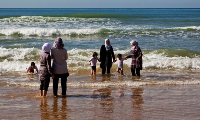 خانواده سوری در سواحل بیروت