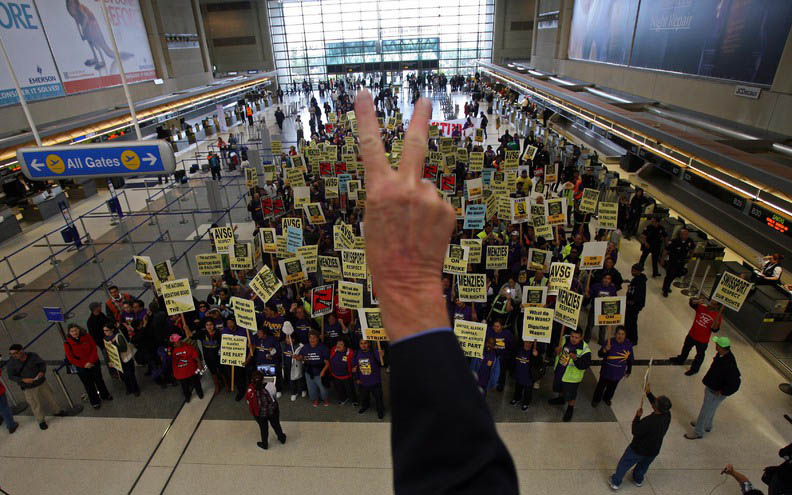 روز جهانی کارگر در فرودگاه لس آنجلس
