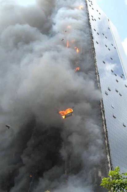 آتش گرفتن برج 42 طبقه