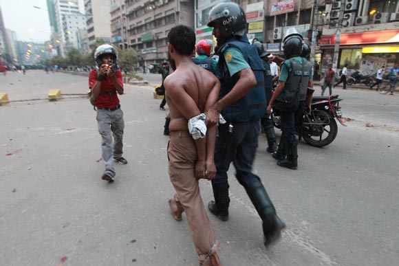 تظاهرات اعتراضی در داکا