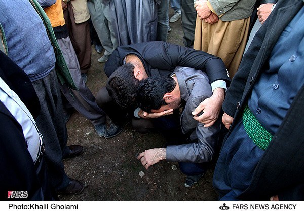 گزارش تصویری از تشییع دانش آموز فوت شده شین آباد (سیران یگانه 10 ساله) 1