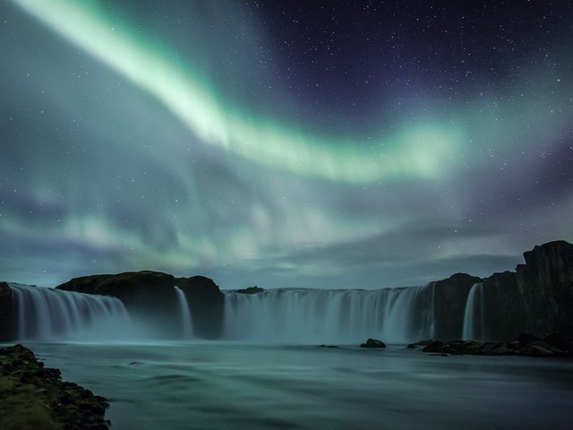 آبشاری در ایسلند