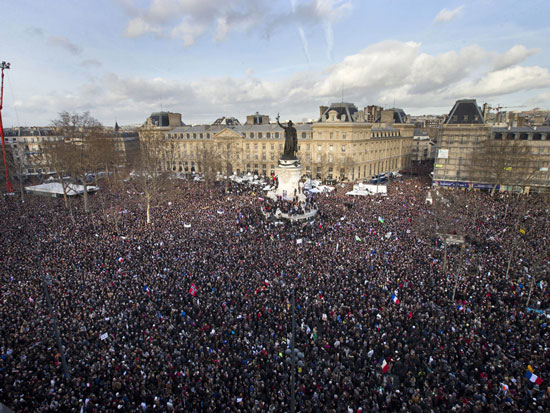 راهپیمایی 1.5 میلیون نفری اتحاد در پاریس (+عکس)
