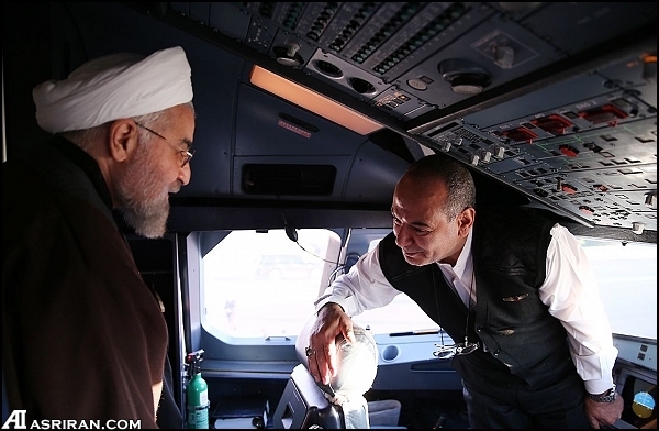 روحانی در کابین خلبان (عکس)