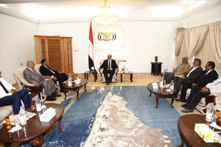 حکومت دوگانه در یمن: 4 سفارتخانه به عدن منتقل شدند