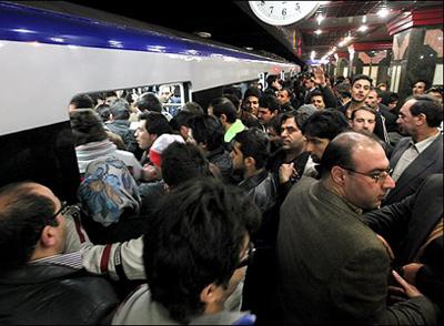 متروسواری تهرانی ها؛ مسابقه صندلی یا تنازع برای بقا؟