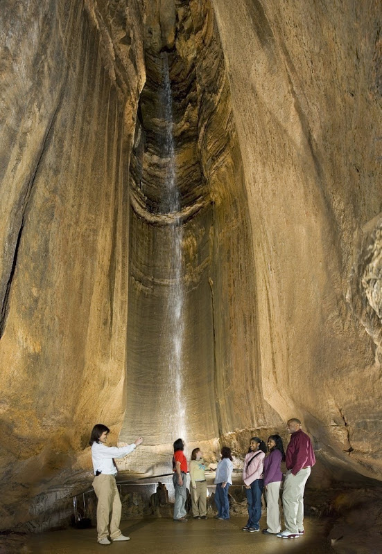 زیبا ترین آبشار زیر زمینی دنیا (عکس)