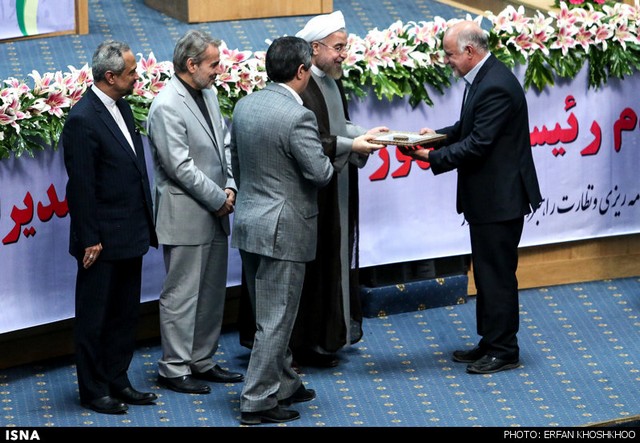 روحانی: مسئولیت مذاکرات هسته ای را شخصاً برعهده دارم/ در انتخابات چادری و غیر چادری را دعوت می کنیم اما بعد از انتخابات...!
