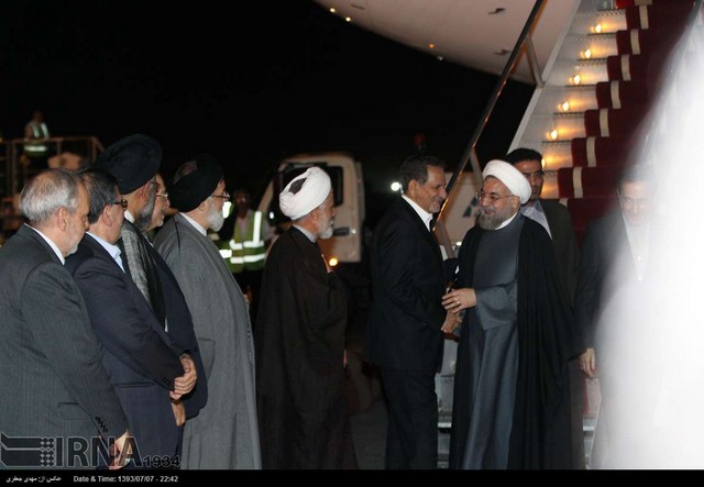 بازگشت روحانی به تهران (عکس)
