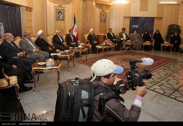 بازگشت روحانی به تهران (عکس)