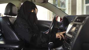 شرط رانندگی زنان در عربستان: سن بالای 30 سال، لباس سنگین بپوشند و رضایت نامه داشته باشند