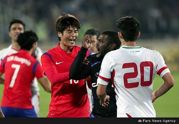 درگیری بازیکنان ایران و کره جنوبی(فیلم/عکس)