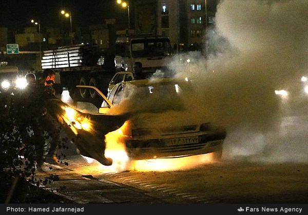 آتش گرفتن خودرو  - تهران (عکس)