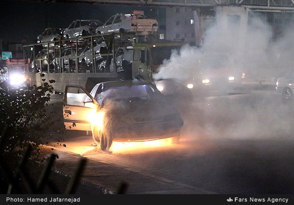آتش گرفتن خودرو  - تهران (عکس)