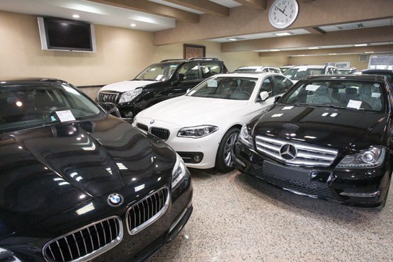 رئیس اتحادیه نمایشگاه‌داران خودرو :حدود 10 هزار دفتر غیر مجاز خرید و فروش خودرو در تهران فعالند