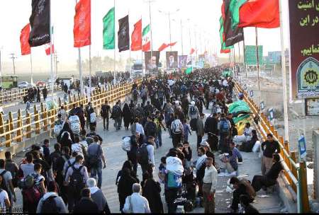 حاشیه هایی از سفر زائران عتبات عالیات در مرز مهران