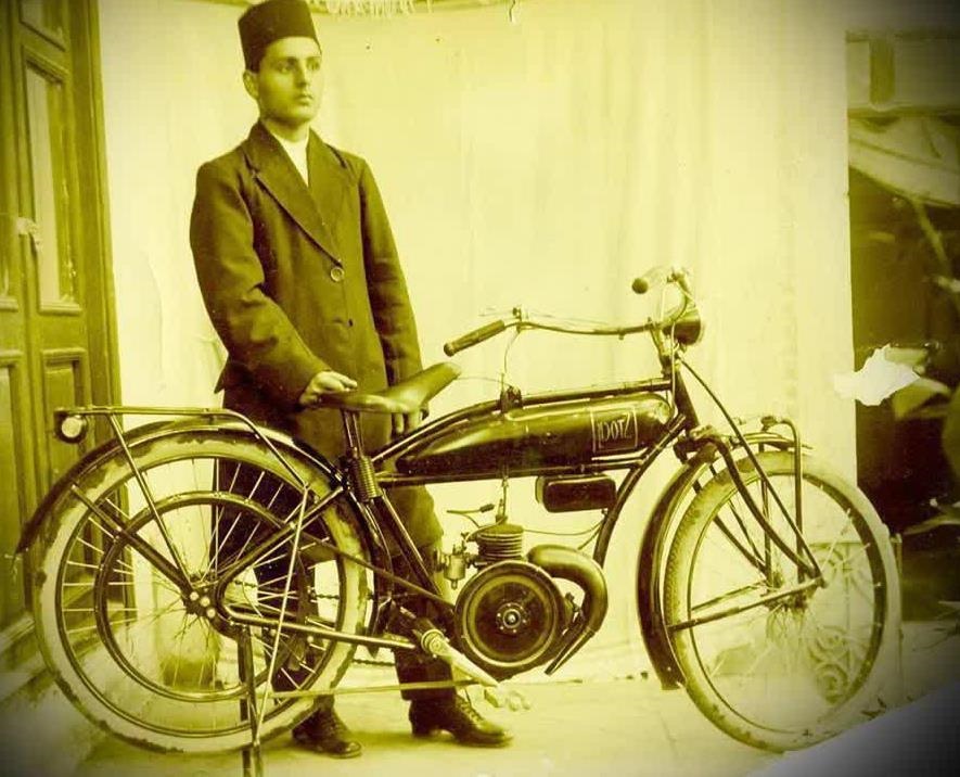 اولین موتورسیکلتی که از انگلیس به ایران وارد شد (عکس)