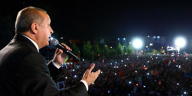 اردوغان در سالگرد کودتای نافرجام ترکیه: گردن کودتاچیان را خواهم زد