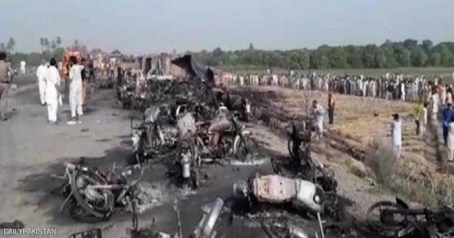 120 کشته در آتش گرفتن تانکر نفت در پاکستان (+عکس)