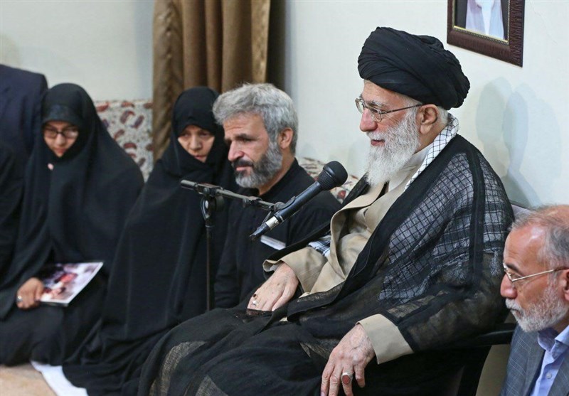دیدار خانواده شهید حججی با رهبری (عکس)