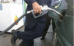 نماینده مجلس: تکذیب دو نرخی شدن بنزین/سهمیه‌بندی هم فعلاً مطرح نیست