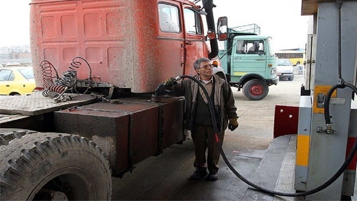 اعتصاب یا کمبود گازوئیل؟ چرا کامیونداران اقلام اساسی را به مقصد نمی‌رسانند؟