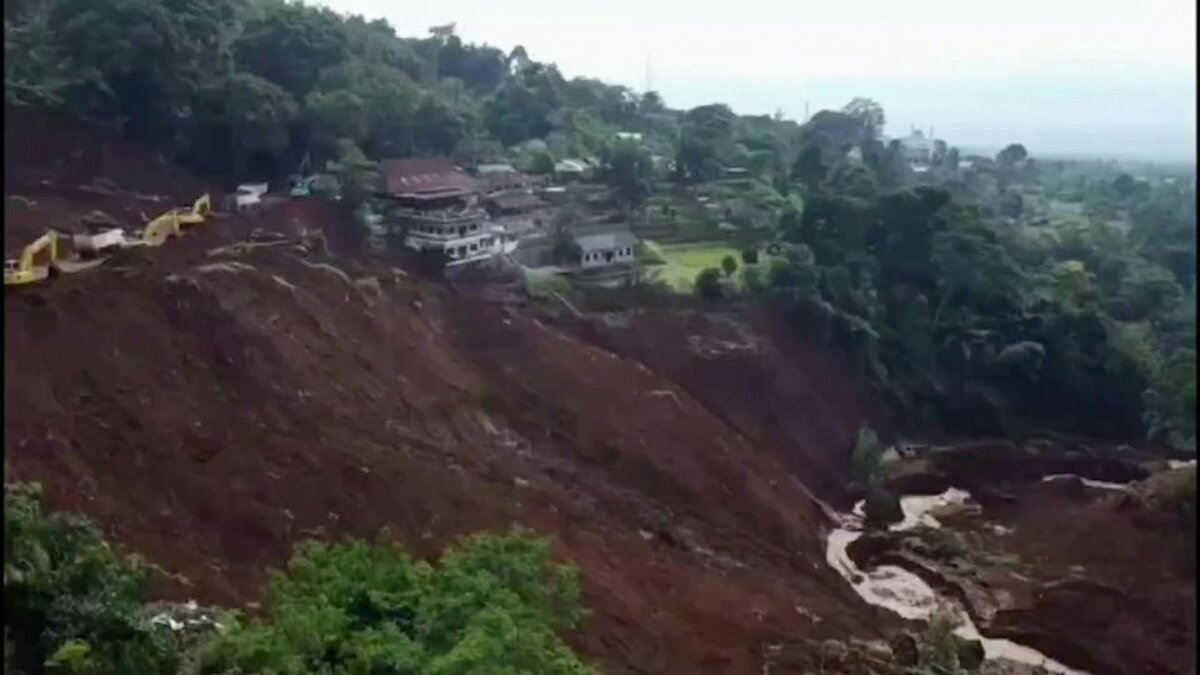 ببینید| رانش گسترده زمین پس از زلزله اندونزی