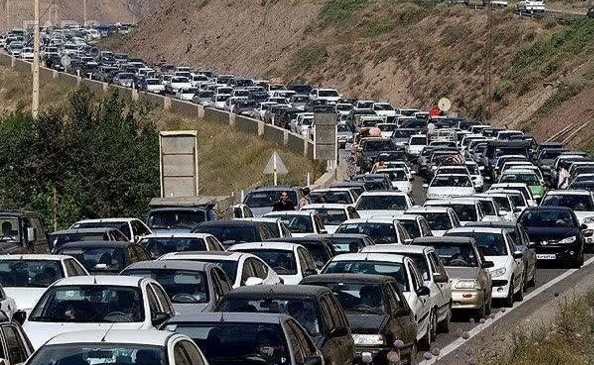 ترافیک نیمه سنگین در آزادراه قزوین ـ کرج/ بارش باران در ۸ جاده کشور