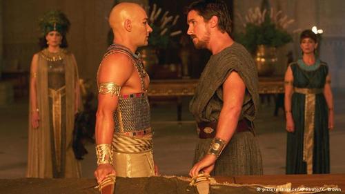 نقش فرعون رامسس دوم، فرمانروای مصر را جوئل ادگرتون بازی می‌کند.