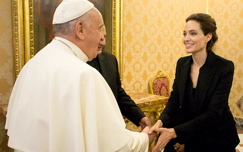 دیدار آنجلینا جولی با پاپ فرانسیس در واتیکان