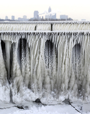 یخ زدگی یک آبشار (آمریکا)